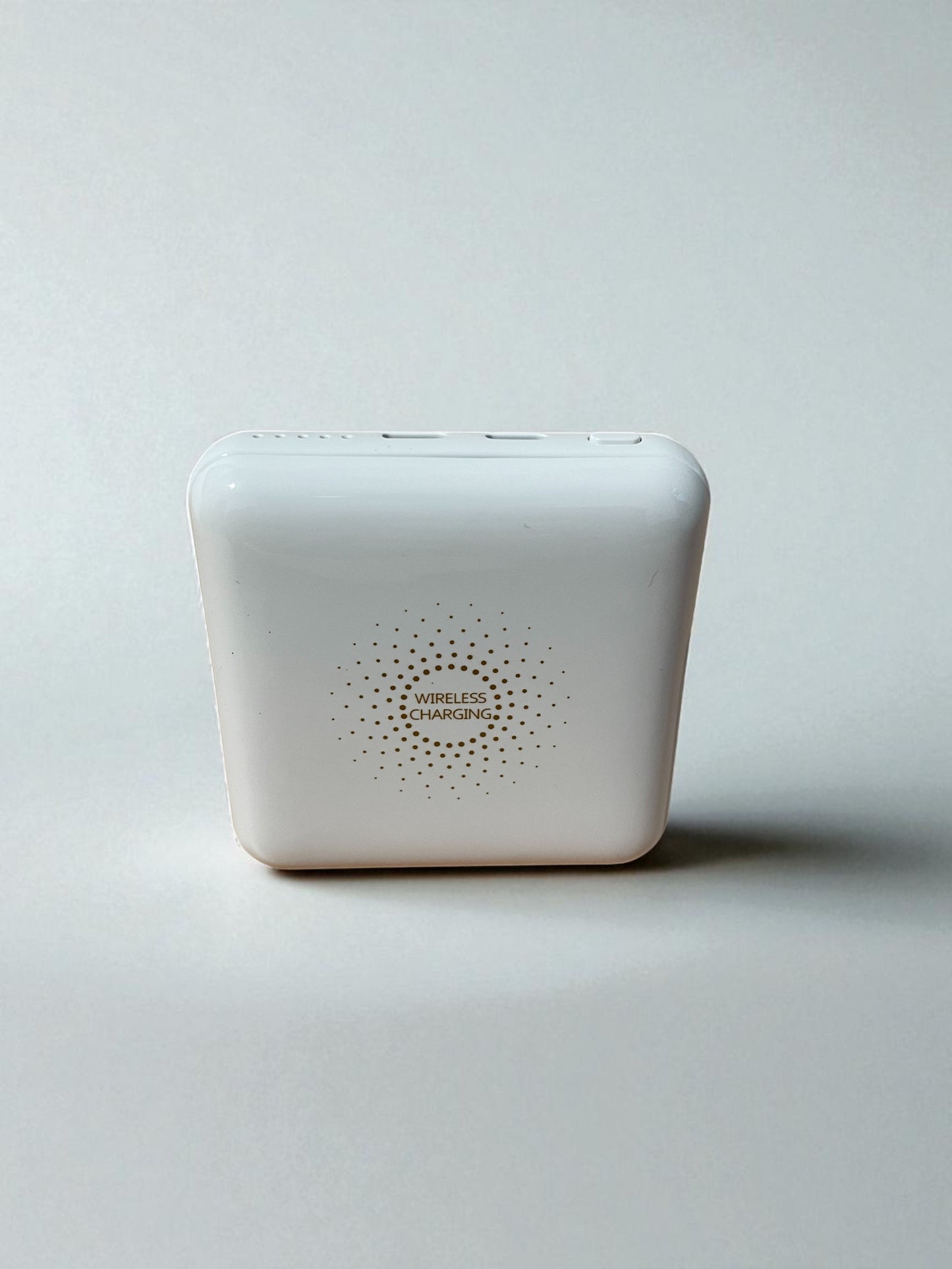 Super Mini Magnetic Wireless Charger – Pocket-Sized MagSafe Power Bank for iPhone
